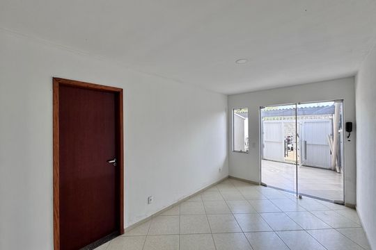 Casa de Condomínio para alugar com 2 quartos, 88m² em Vargem Grande, Rio de Janeiro