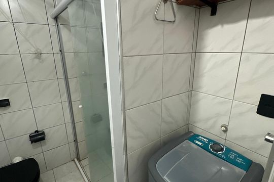 Banheiro de apartamento para alugar com 1 quarto, 28m² em Morro dos Barbosas, São Vicente