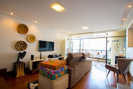 Apartamento à venda com 3 quartos, 180m² em Vila Bastos, Santo André