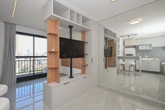 Sala de kitnet/studio para alugar com 1 quarto, 26m² em Cidade Jardim, São Paulo