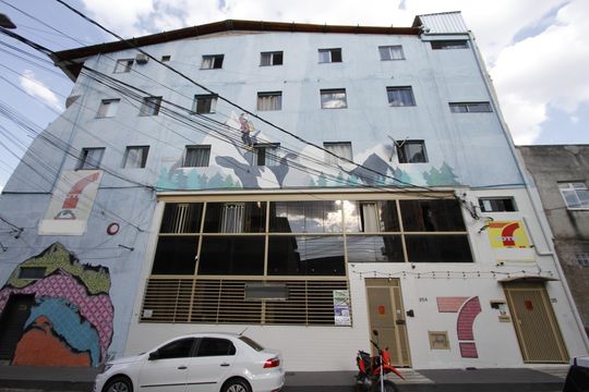 Fachada de kitnet/studio para alugar com 1 quarto, 30m² em João Pinheiro, Belo Horizonte