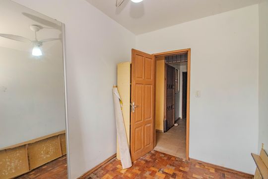 Depósito de casa à venda com 4 quartos, 300m² em Bom Jesus, Porto Alegre