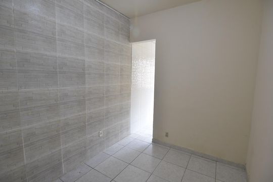 Sala de apartamento à venda com 2 quartos, 73m² em Benfica, Rio de Janeiro