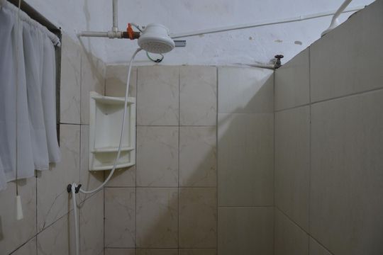 Banheiro de apartamento para alugar com 1 quarto, 73m² em Benfica, Rio de Janeiro