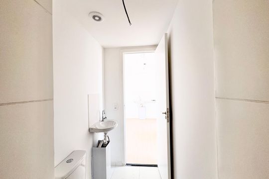 Banheiro de apartamento para alugar com 2 quartos, 28m² em Freguesia do Ó, São Paulo