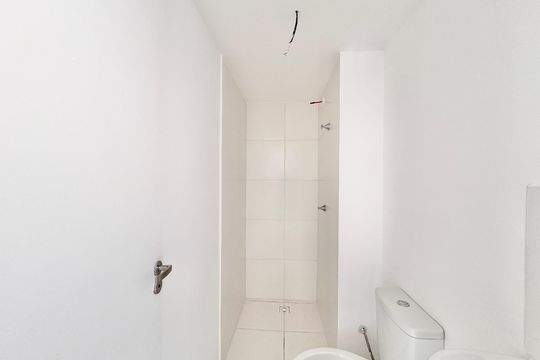 Banheiro de apartamento para alugar com 2 quartos, 28m² em Freguesia do Ó, São Paulo