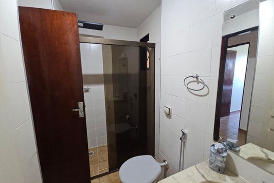 Banheiro de apartamento para alugar com 3 quartos, 83m² em Jardim Castelo Branco, Ribeirão Preto