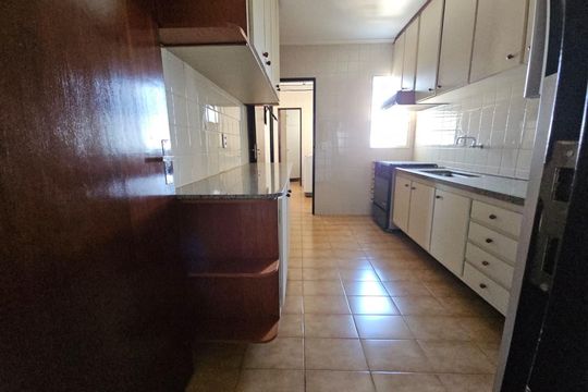 Cozinha de apartamento para alugar com 3 quartos, 83m² em Jardim Castelo Branco, Ribeirão Preto