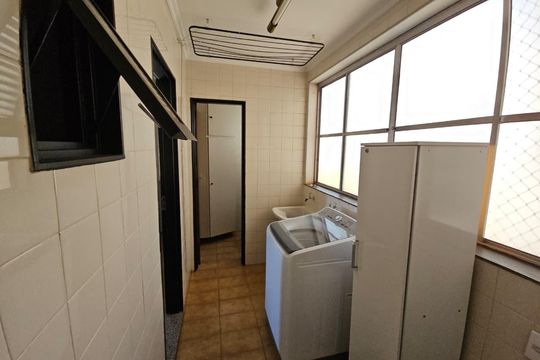 Área de serviço de apartamento para alugar com 3 quartos, 83m² em Jardim Castelo Branco, Ribeirão Preto