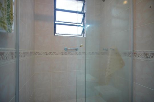 Banheiro da Suíte de apartamento para alugar com 2 quartos, 97m² em Bom Fim, Porto Alegre