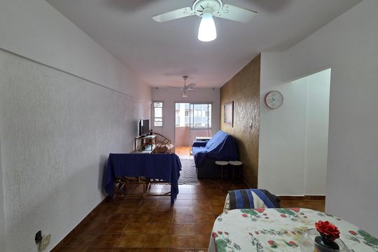 Sala de apartamento para alugar com 2 quartos, 80m² em Vila Tupi, Praia Grande
