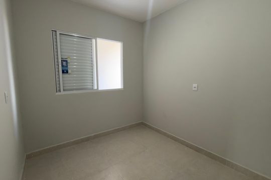 Casa para alugar com 2 quartos, 150m² em Jardim Saint Moritz, Taboão da Serra