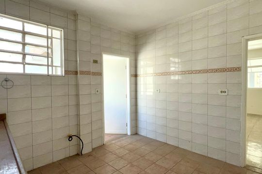 Cozinha de apartamento para alugar com 1 quarto, 50m² em Cerqueira César, São Paulo