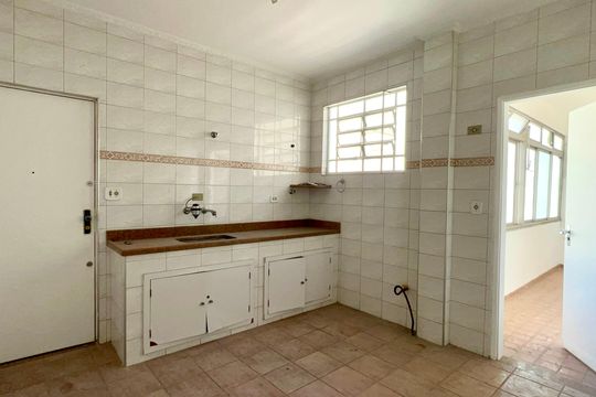 Cozinha de apartamento para alugar com 1 quarto, 50m² em Cerqueira César, São Paulo