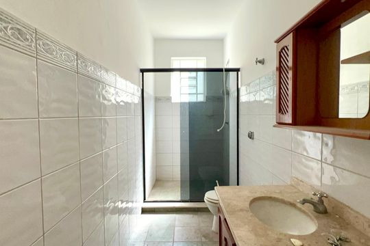 Banheiro de apartamento para alugar com 1 quarto, 50m² em Cerqueira César, São Paulo