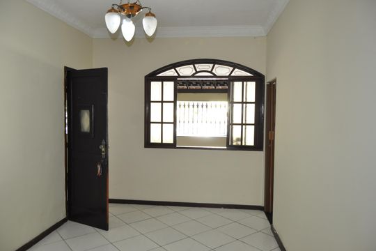 Casa à venda com 3 quartos, 300m² em Del Castilho, Rio de Janeiro