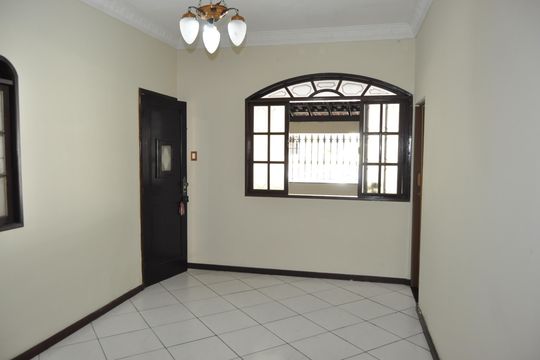 Casa à venda com 3 quartos, 300m² em Del Castilho, Rio de Janeiro