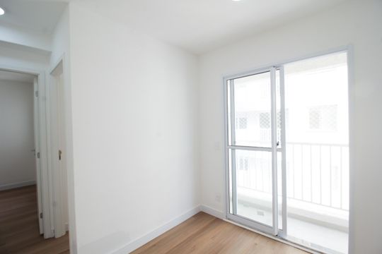 Sala e cozinha de apartamento para alugar com 2 quartos, 38m² em Jardim das Gracas, São Paulo