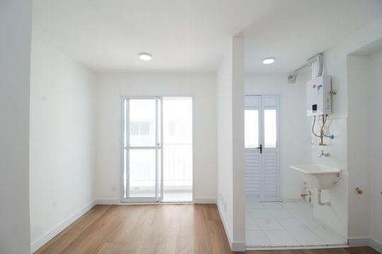 Apartamento para alugar com 2 quartos, 38m² em Jardim das Gracas, São Paulo
