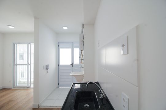 Sala e cozinha de apartamento para alugar com 2 quartos, 38m² em Jardim das Gracas, São Paulo