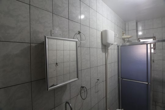 Banheiro de apartamento para alugar com 1 quarto, 50m² em Harmonia, Canoas