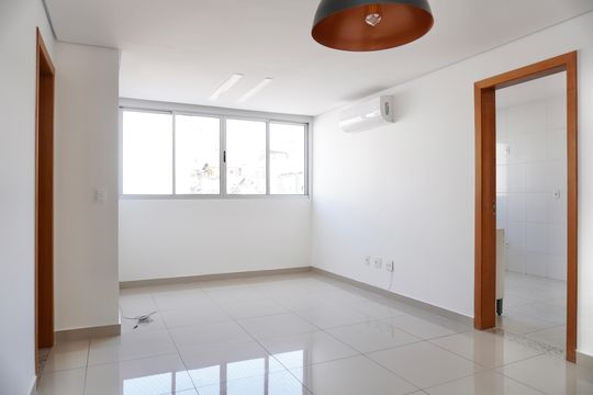 Sala  de apartamento para alugar com 3 quartos, 88m² em Sagrada Família, Belo Horizonte