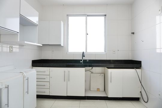 Cozinha  de apartamento para alugar com 3 quartos, 88m² em Sagrada Família, Belo Horizonte