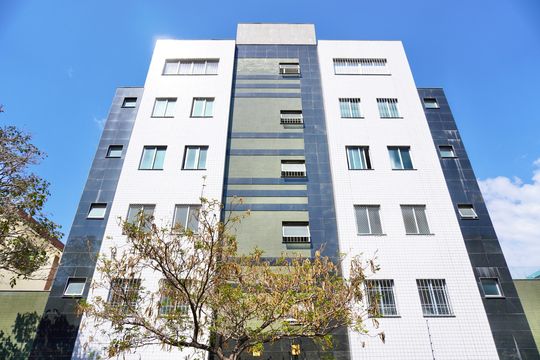 Fachada  de apartamento para alugar com 3 quartos, 88m² em Sagrada Família, Belo Horizonte