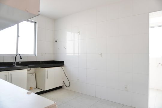 Cozinha  de apartamento para alugar com 3 quartos, 88m² em Sagrada Família, Belo Horizonte