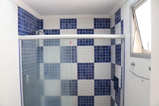 Banheiro  de apartamento à venda com 1 quarto, 82m² em Alto da Lapa, São Paulo