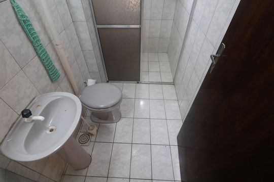 Banheiro de apartamento para alugar com 1 quarto, 49m² em Harmonia, Canoas