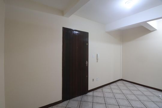 Sala de apartamento para alugar com 1 quarto, 49m² em Harmonia, Canoas