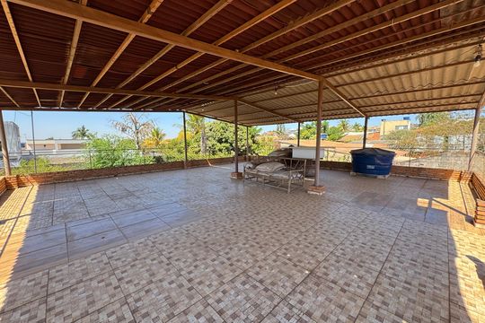 Varanda de casa à venda com 4 quartos, 400m² em Colônia Agrícola Vereda da Cruz, Brasília