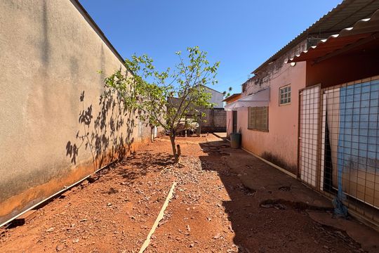 Quintal de casa à venda com 4 quartos, 400m² em Colônia Agrícola Vereda da Cruz, Brasília