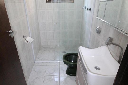 Banheiro 1 de casa para alugar com 3 quartos, 300m² em Jardim Ismenia, São José dos Campos