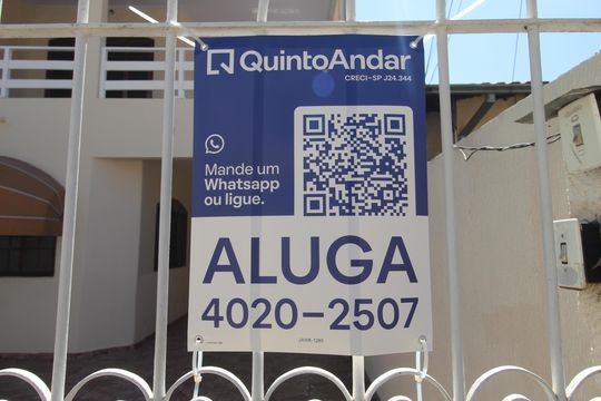 Plaquinha de casa para alugar com 3 quartos, 300m² em Jardim Ismenia, São José dos Campos