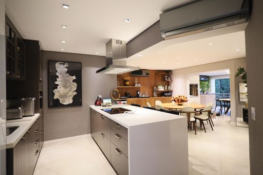 Sala de apartamento à venda com 3 quartos, 212m² em Cidade São Francisco, São Paulo