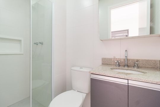 Banheiro de apartamento para alugar com 1 quarto, 38m² em Centro, Osasco
