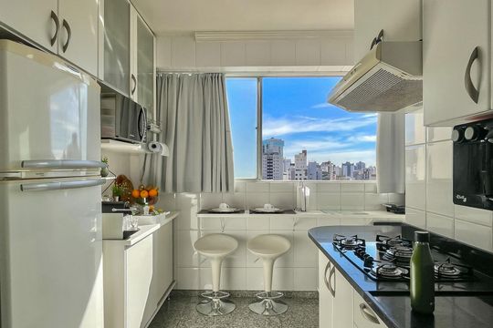 Cozinha de apartamento para alugar com 3 quartos, 100m² em Serra, Belo Horizonte
