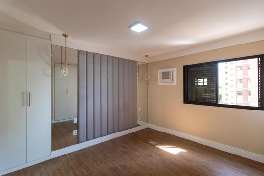 Apartamento à venda com 3 quartos, 180m² em Cambuí, Campinas