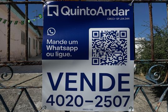 Placa MMGQ 1352 de casa à venda com 3 quartos, 250m² em Parque Guarani, São Paulo