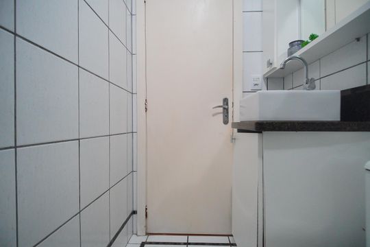 Banheiro de apartamento à venda com 3 quartos, 80m² em Rio dos Sinos, São Leopoldo