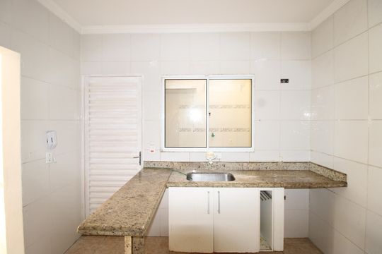 Cozinha de casa de condomínio para alugar com 2 quartos, 72m² em Itaquera, São Paulo