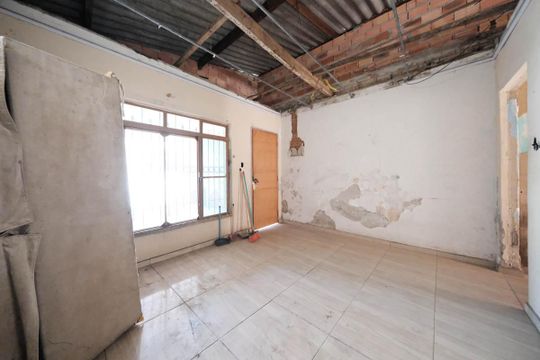 Sala de casa à venda com 1 quarto, 200m² em Vila Ré, São Paulo