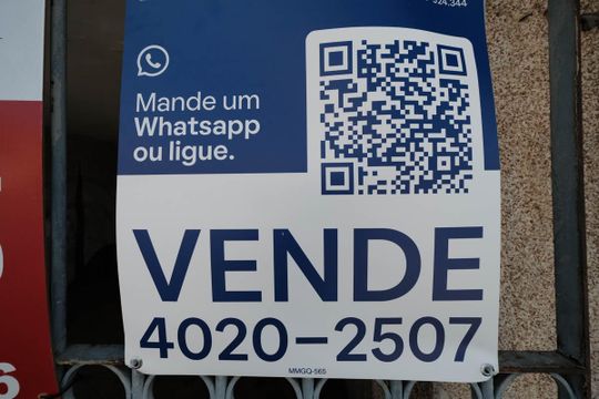 Fachada de casa à venda com 1 quarto, 200m² em Vila Ré, São Paulo