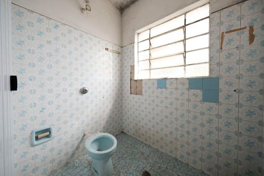 Banheiro de casa à venda com 1 quarto, 200m² em Vila Ré, São Paulo