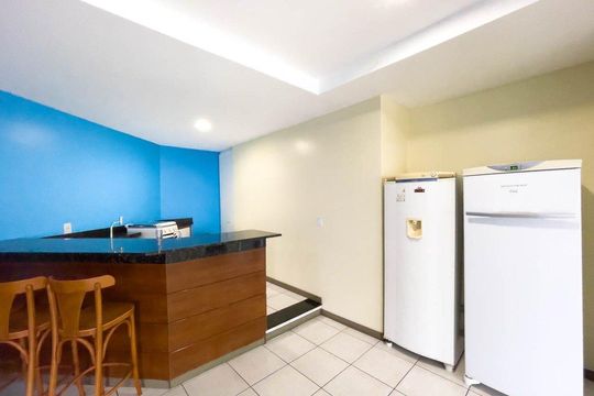 Área externa de apartamento para alugar com 3 quartos, 90m² em Santa Cecília, Porto Alegre