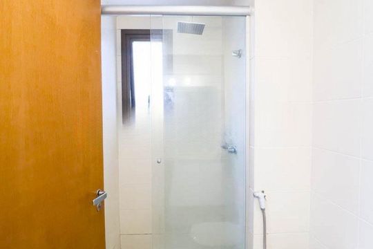 Banheiro de apartamento para alugar com 3 quartos, 90m² em Santa Cecília, Porto Alegre