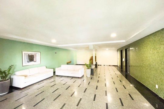 Área externa de apartamento para alugar com 3 quartos, 90m² em Santa Cecília, Porto Alegre