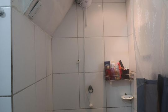 Banheiro de casa de condomínio à venda com 3 quartos, 70m² em Olaria, Canoas